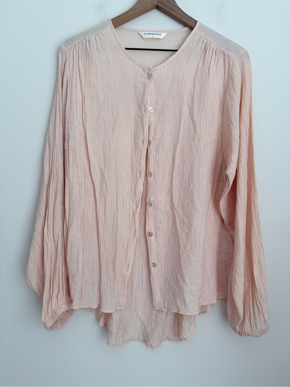 Commense crinkled blouse long sleeve peach collarless button front L